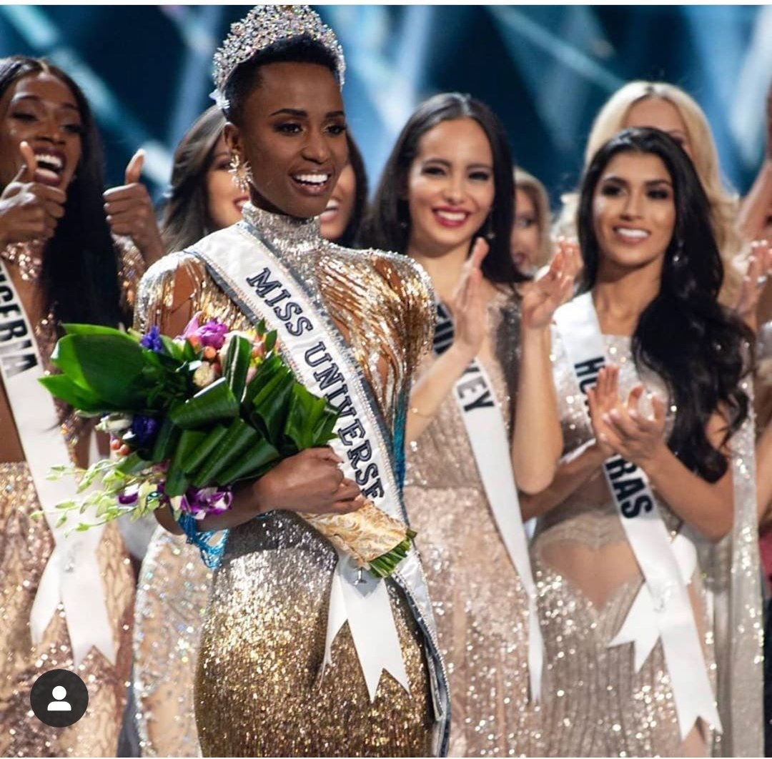 dubesitha's tweet image. I feel like I won, our very own brown skin girl, skin so perfect. Had to wake my daughter up to show her. Her answers were just out of this world. You have to Google them,  ❤️😍😍😍. Congratulations to our Zozi, @zozitunzi #missuniverse2019 #misssa2019