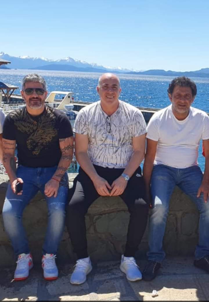 Superclásico en Bariloche 🏆
Gran Fiesta De Fútbol Con los Máximos ÍDOLOS ⚽️
Como Dice <a href="/NavarroMontoya/">Mono Navarro Montoya</a> El Fútbol Une 👏👏
<a href="/Robertotrotta69/">Roberto Trotta</a> #Ortega 
<a href="/JJBorrelli10/">Juanjo Borrelli</a> #LeoAstrada 
#cagna #Lapaglia #donnet #pompei 
<a href="/tanquepitasi/">Fernando Pitasi</a> 
#EVENTOSDEPORTIVOSPITA
