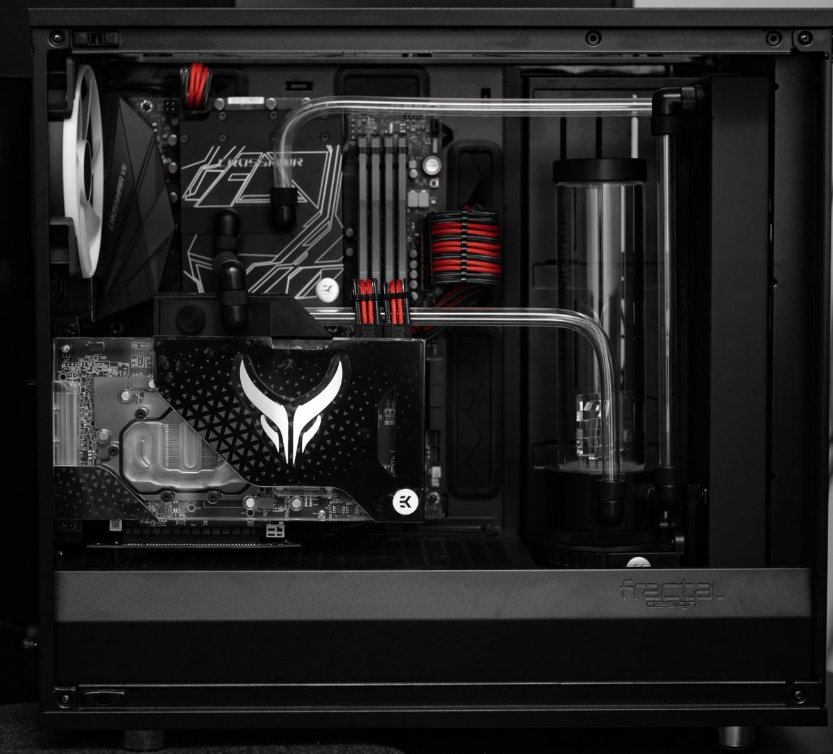 Our prestigious Devil series graphics cards just got even cooler! The PowerColor Liquid Devil Radeon RX 5700 XT is the fastest, coolest and most advanced AMD Radeon based graphics card on the market to date.
@EKWaterBlocks @Radeon #PowerColor #LiquidDevil #unleashthegamingPower