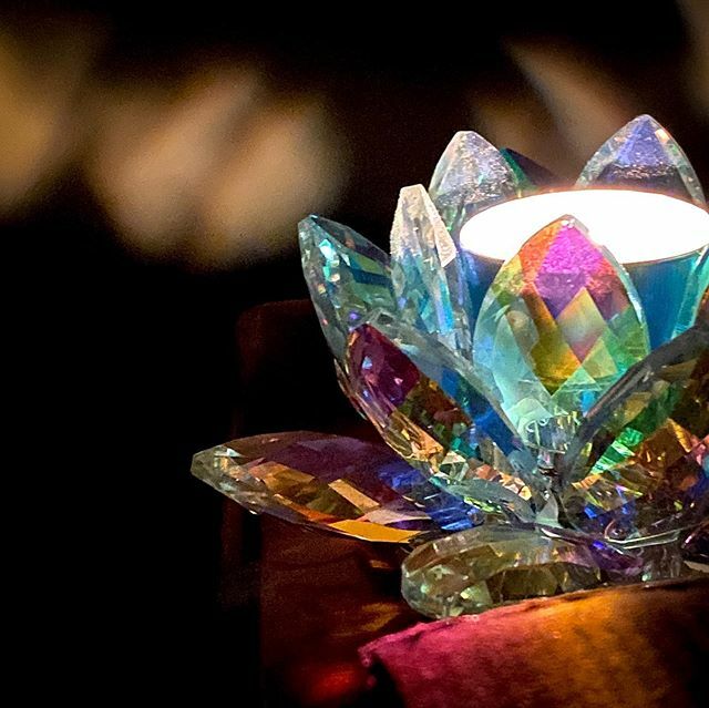 inkfallstudios's tweet photo. A crystal glass of tea light. 
#tealight #tealights #candle #glass #color #crystal #flower #night #burn #bright #petals #photography #shadows https://t.co/812r0bSuH8 https://t.co/6virSSPLsS