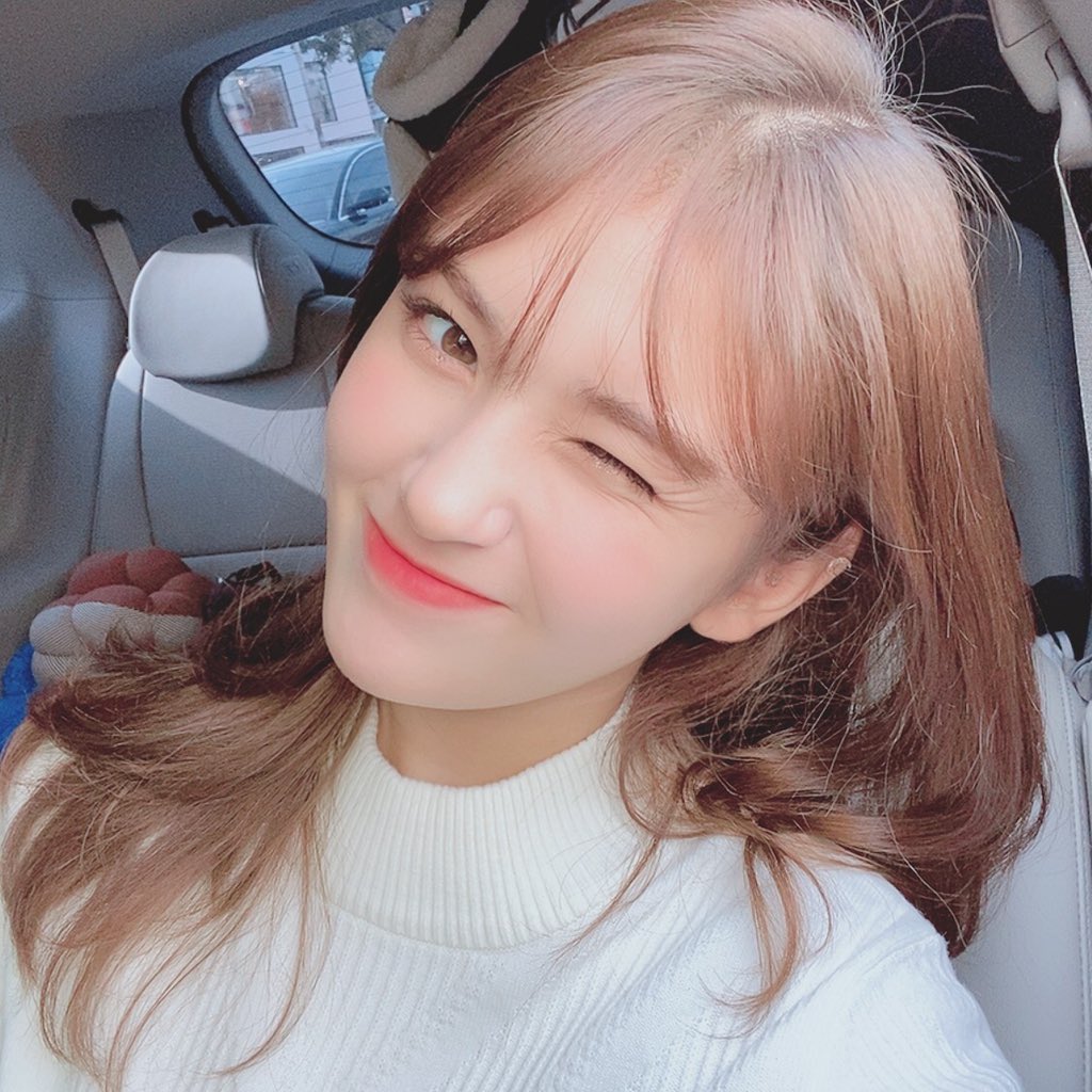 Winter is here!
따뜻한 겨울 보내세용~❄️☃️⛄️

#SOMI #전소미 #THEBLACKLABEL #더블랙레이블