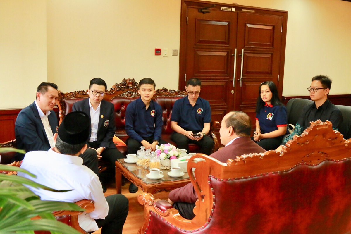 Dirjen Buddha mendampingi Wakil Menteri Agama RI terima audiensi Ketua umum DPP Gemabudhi dan jajaran terkait Rapimnas Gemabudhi pada 14 Desember 2019 di Jakarta.

#humasbuddha
#dirjenbuddha
