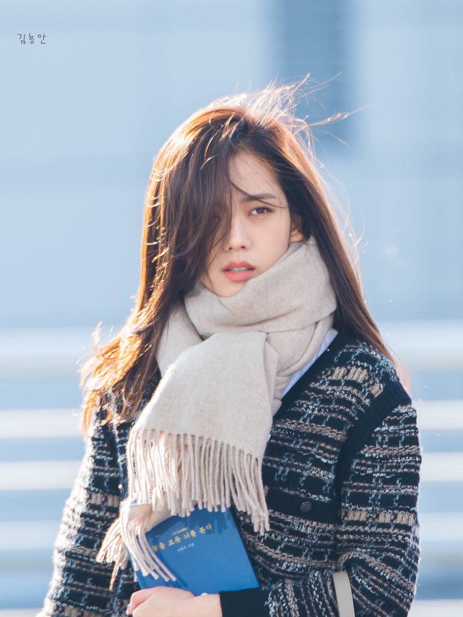 _randomBP_'s tweet photo. The kindest.
The brightest.
The wisest.

#JISOO #BLACKPINK @ygofficialblink https://t.co/zTdnmFEWPE