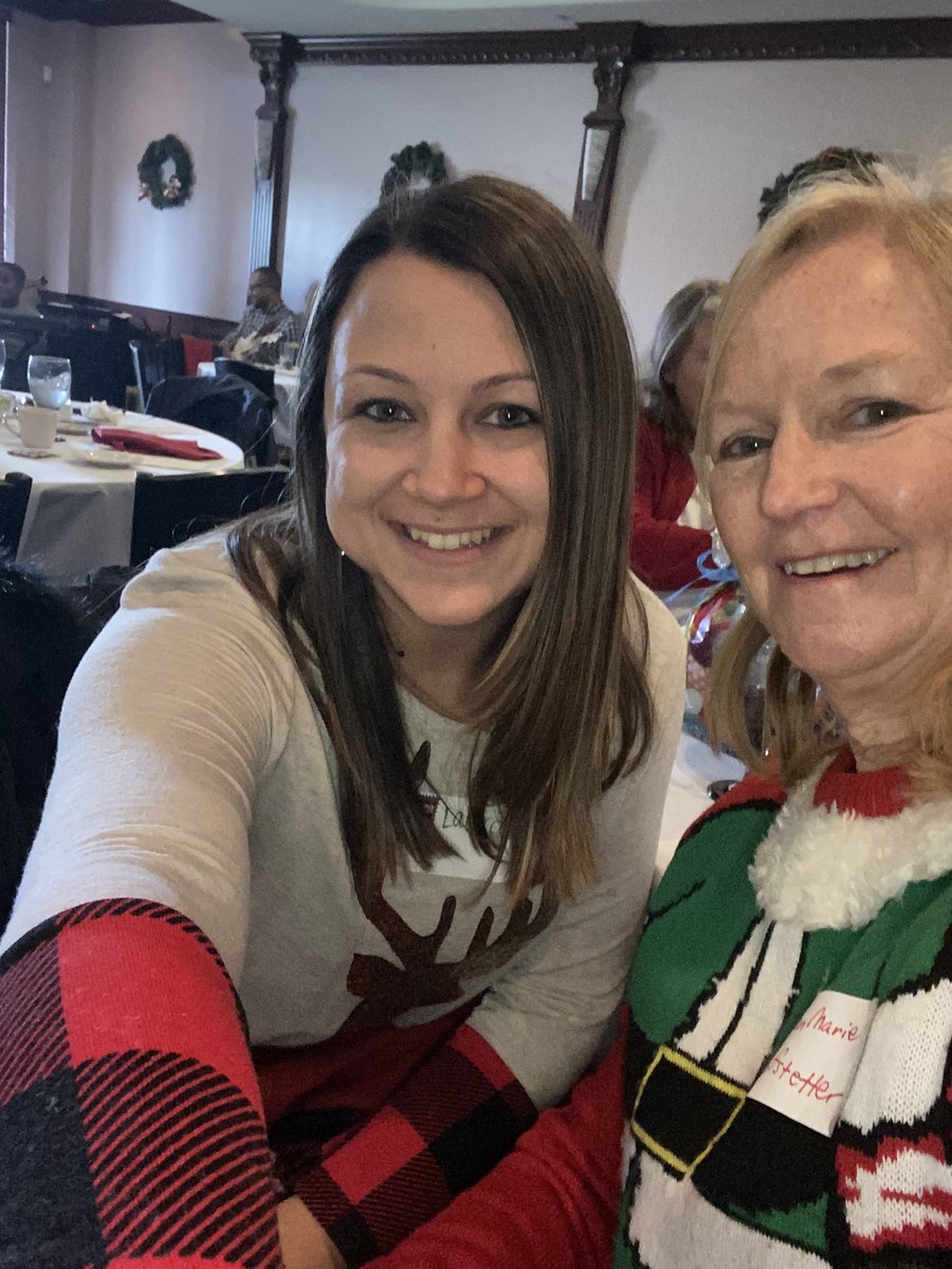 Lewill88UMD's tweet photo. It was so great catching up this weekend! #leaders #MerryChristmas @HofstetterMarie https://t.co/JtKeCi9gwQ
