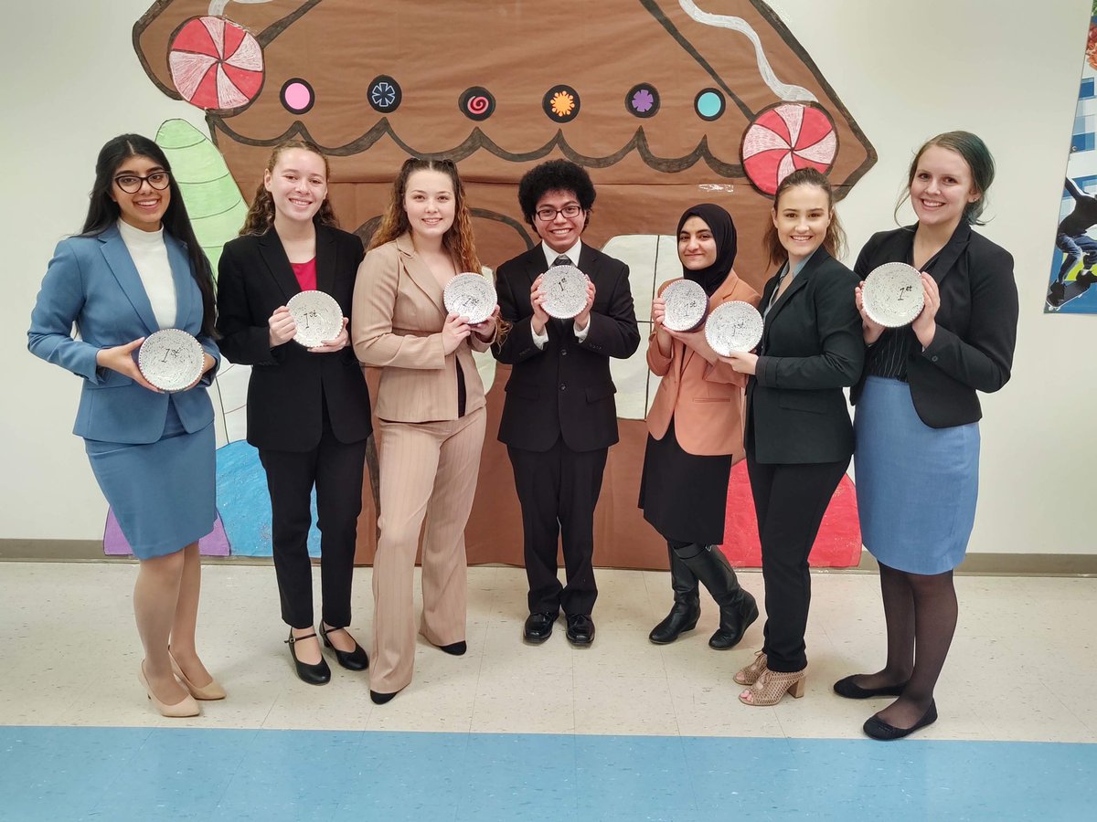 lsw_speech's tweet photo. We had a wonderful time competing at the Norris Soup-er Bowl tournament on Saturday! We left with several bowls and spoons, as well as a platter of delectable cookies for our win! https://t.co/rXhiXHcIMS