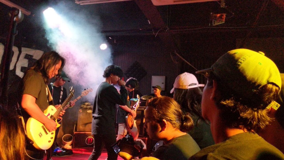 servantsmy's tweet photo. Happy 1st anniversary Nofside!!! Thanks Ipoh! We had a really good time there!! We also would like to thank Izmal of @transitionsmy for filling in on bass & thank you @khairijamel for helping out!! #srvnts #srvnts2k19 #howlg #nofsidehardcorefest2019 https://t.co/1DsEqq3XG3
