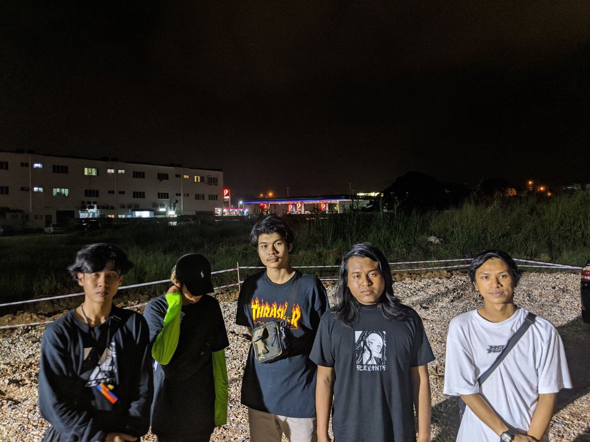 servantsmy's tweet photo. Happy 1st anniversary Nofside!!! Thanks Ipoh! We had a really good time there!! We also would like to thank Izmal of @transitionsmy for filling in on bass & thank you @khairijamel for helping out!! #srvnts #srvnts2k19 #howlg #nofsidehardcorefest2019 https://t.co/1DsEqq3XG3