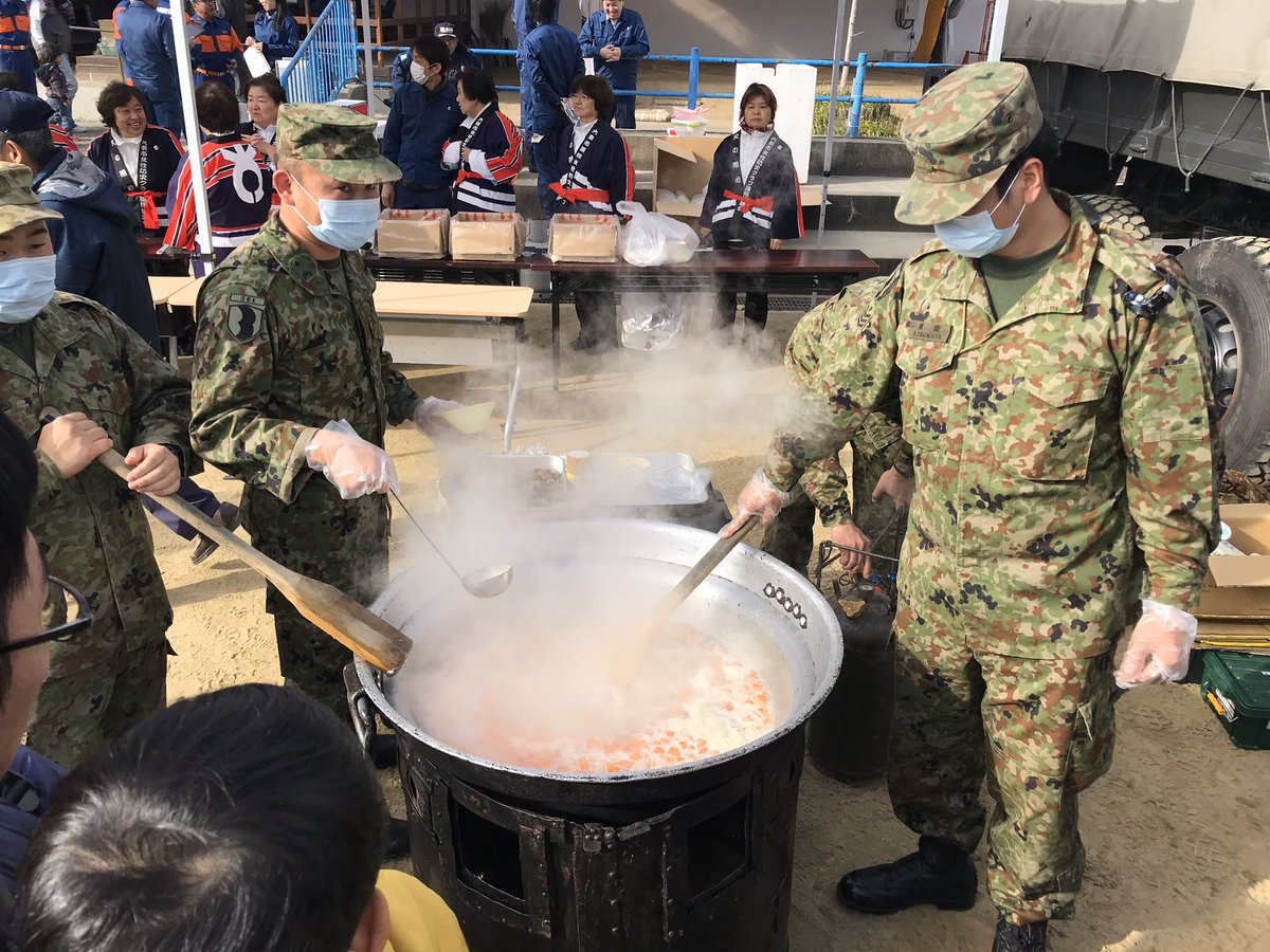 fujimotosangyo's tweet photo. https://t.co/rprGpDJT3o
🔥大東市防災フェアだより🔥
日産リーフの展示を見てきました
#大東市 #日産リーフ #日産大阪 #日産 #防災 #陸上自衛隊 #カレー #秘伝のレシピ #非常食 #レスキュー #軽装甲機動車 #カレーライス #電気自動車 #powermover #leafto100v #リーフ何日間 https://t.co/ugbsUWKRha