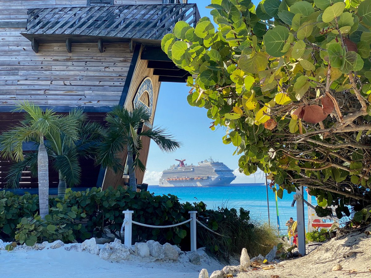 jenskyyy's tweet photo. A nauti treat for me this holiday season 😉🌴☀️🌊🐠
.
.
.
.
.
#vitaminsea #restingbeachface #seastheday #carnival #thefunships #HMC https://t.co/xiC0lpoSJE