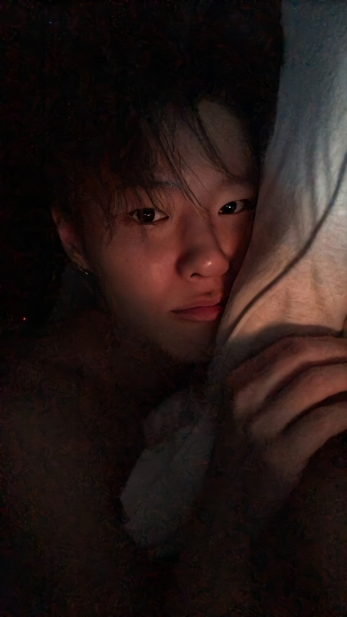 y0untits's tweet image. ㅡ Gyulyoun Au 🔞 ㅡ

Langit malam Seoul terlihat sangat indah, kotanya ramai, namun sayang, youn begitu kesepian.

Hangyul sibuk menemani para maknae-line nonton Frozen beberapa hari ini.

tapi,
malam ini gyul berjanji,
sampai matahari terbit esok hari,
ia milik youn seutuhnya.