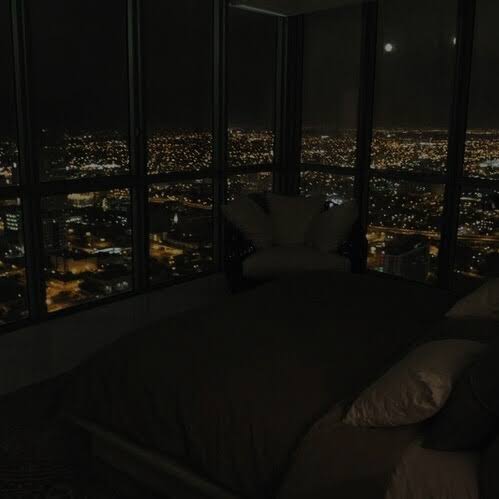 y0untits's tweet image. ㅡ Gyulyoun Au 🔞 ㅡ

Langit malam Seoul terlihat sangat indah, kotanya ramai, namun sayang, youn begitu kesepian.

Hangyul sibuk menemani para maknae-line nonton Frozen beberapa hari ini.

tapi,
malam ini gyul berjanji,
sampai matahari terbit esok hari,
ia milik youn seutuhnya.