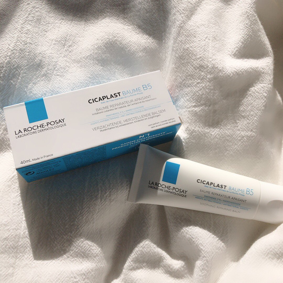 ラロッシュポゼのシプレストカバーム、塗った直後もツヤツヤですごく綺麗なんだけど、何より朝起きた時の毛穴と赤みのなさがすごい。少しもちっとしたテクスチャーなのにスーッと伸びてくれて顔がぱっと明るくなるから、スクールメイクにも使ってる。とにかく文字じゃ伝えきれない良さ。Qoo10で¥1350！