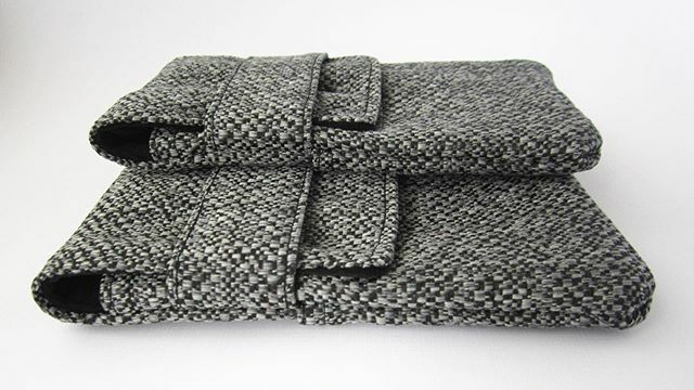 HurlestoneNZ's tweet photo. Simple style - the Chequer pen pouches. Order yours today😊
#hurlestonenz #handmade #penaccessories #nzmade #pencase #penstorage #penpouch #fountainpensnz #fountainpensaustralia #fountainpensoceania #fountainpenaddict #fpgeeks #fountainpens #founta… https://t.co/gYHWEUPxKJ https://t.co/cXNViiFmLJ