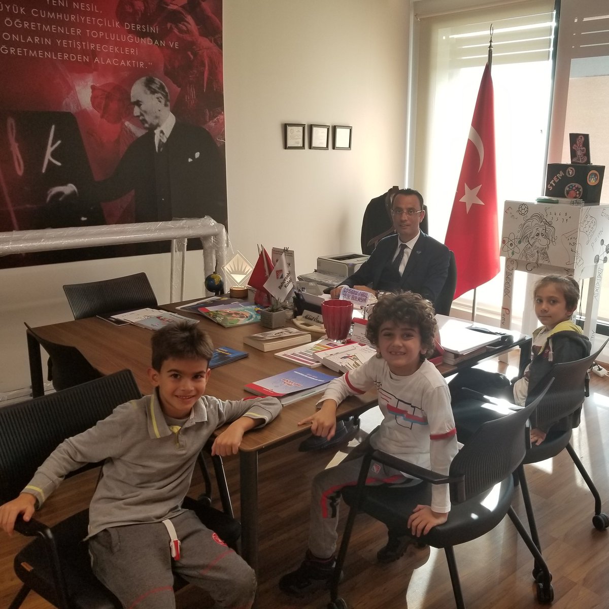 İlkokul Öğrencilerim Aras Gürler, Mehmet Atay, Kaan Çakır 14.25 Randevulu Proje Görüşmemiz Vardı...
Paylaşan Çocuklar Instagram Sayfası Açıyoruz...
Sosyal Sorumluluk Projeleri Var...
Yapılandırıyoruz....