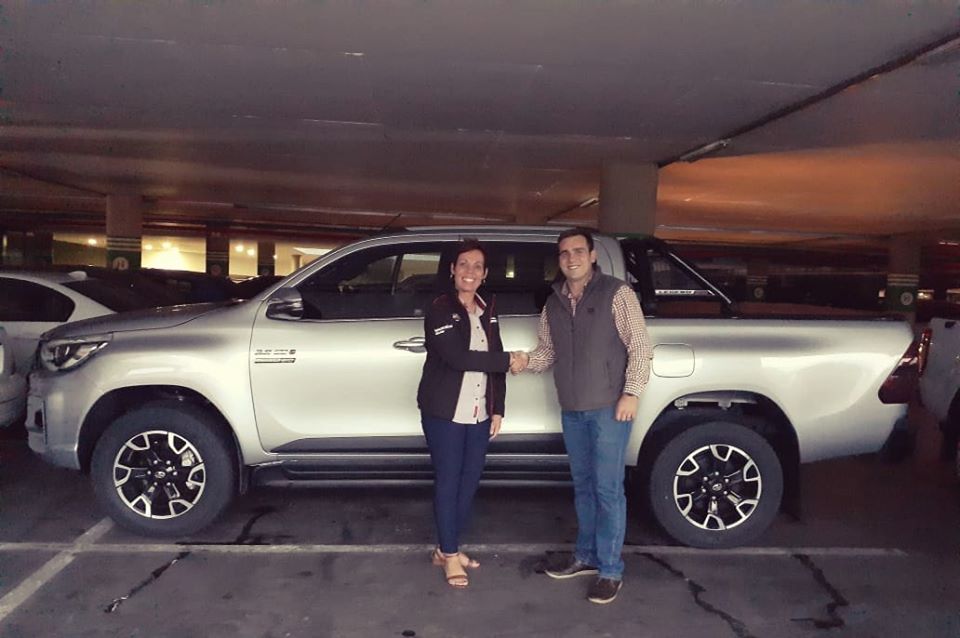 Om 480km te ry ... is vir baie mense ver ... maar vir my is dit die grootste voorreg om 'n Toyota aan 'n nuwe klient af te lewer.

Baie geluk Ruan Briel van Secunda met jou nuwe Hilux 2.8 auto 4x4 D/C Legend 50.

#journey #TOYOTA #toyotahilux #lovemyjob #Local #SouthAfrica