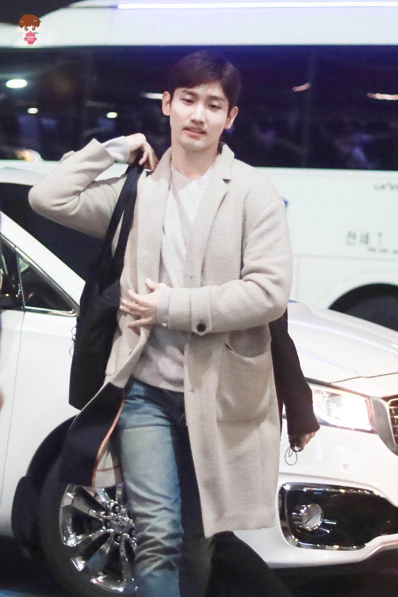 lichee0218's tweet photo. 191209  김포공항 출국 

#⁠동방신기 ⁠ #최강창민  #심창민   
#東方神起⁠ ⁠ #チャンミン 
#TVXQ⁠  #Changmin https://t.co/ag4XLMp9qs