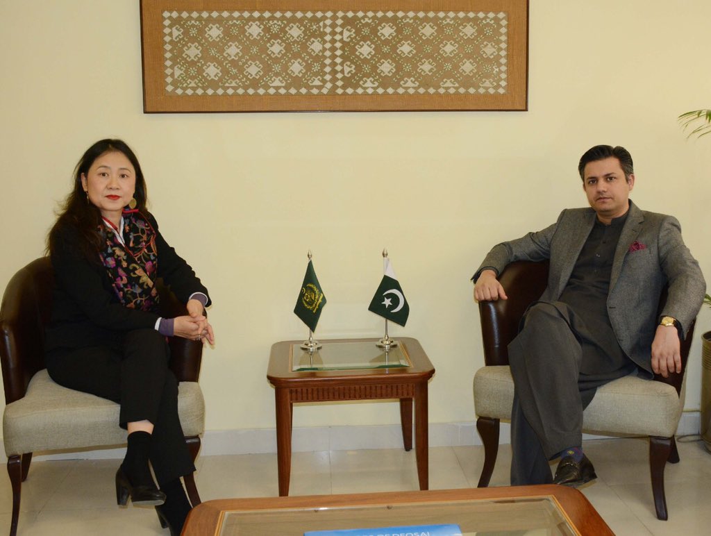 Hammad_Azhar's tweet photo. The Govt of Pak &amp; ADB have scaled up their partnership today with the signing of USD 1 Bn special policy based loan for macroeconomic stability and USD 300 ml for energy sector and financial sector reforms. 
Single largest disbursements in one day to any country by ADB. https://t.co/U3B1eZT6Nx