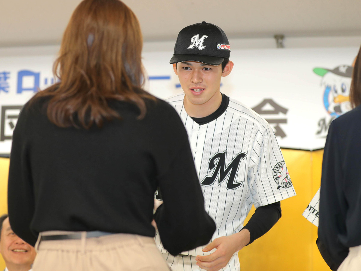 佐々木希 佐々木朗希に激励文 記事に 飛躍して東北の人達を元気づけて欲しい 夫婦でロッテ佐々木に縁が など感想ツイート Togetter 佐々木希 佐々木朗希に激励文 記事に 飛躍して東北の人達を元気づけて欲しい 夫婦でロッテ佐々木に縁が など感想ツイート Togetter