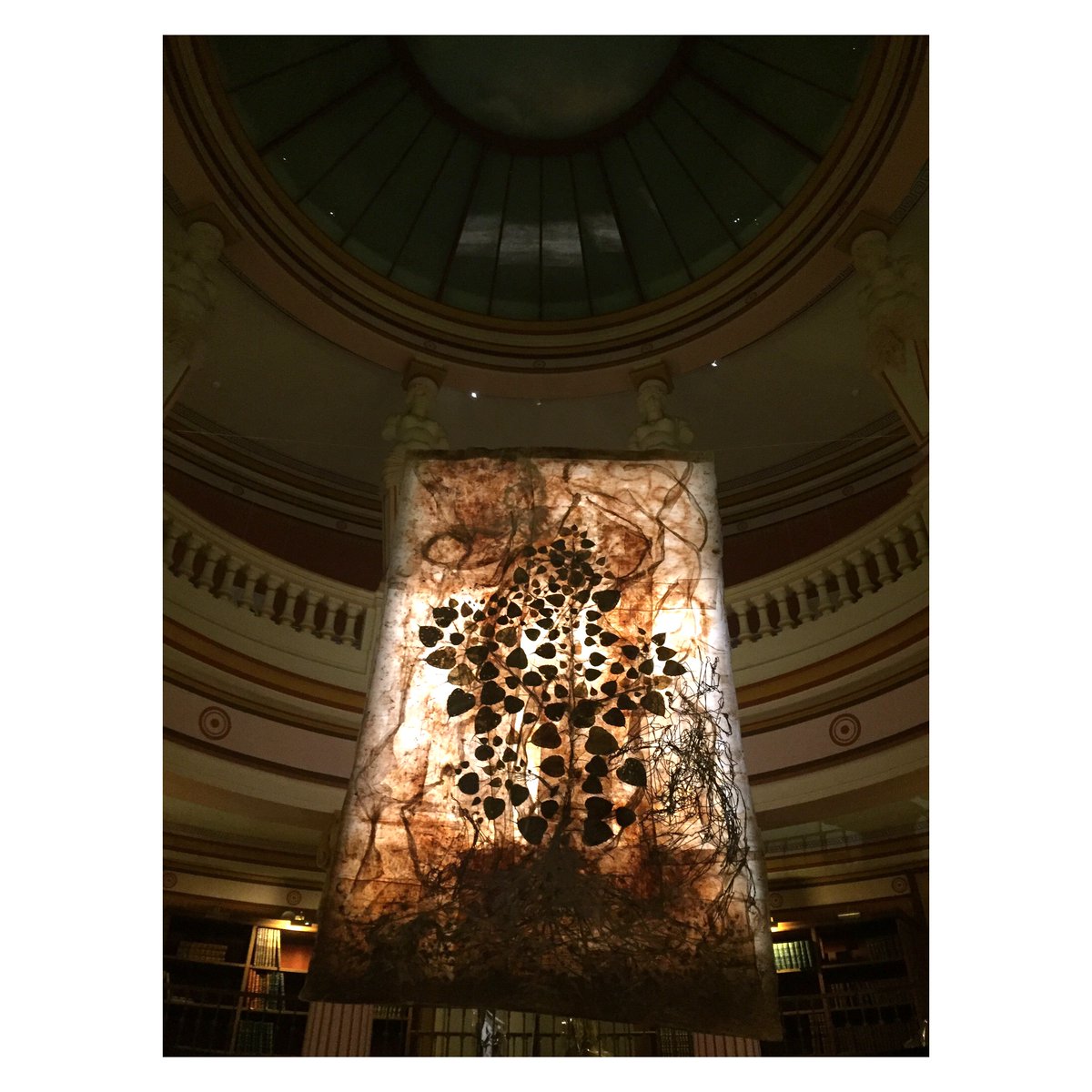 akarprakar's tweet photo. Kolkata-based Jayashree Chakravarty’s work is part of @MuseeGuimet's permanent collection in Paris. Titled ‘Pipal Tree’, the work is made of paper, leaves,  stems, magnetic tapes and synthetic glue. #contemporaryart #akarprakarcontemporary #jayashreechakravarty https://t.co/CVRDJ0C5NA