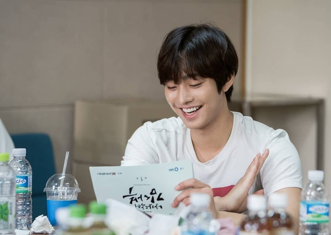 Romantic Doctor Kim 2 casts script reading photos. This drama will premiere on January 6, 2020. Can't wait. Hyo Seop-ie, fighting! #안효섭 #paulahn #romanticdoctorkim2 #ahnhyoseop