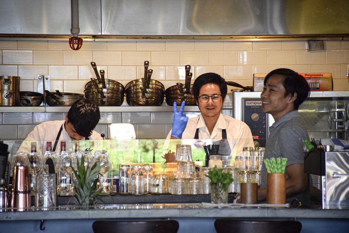 fratellihk's tweet photo. Our talented team is working hard to bring you the best food and beverages in #RepulseBay! #FratelliHK https://t.co/LPXHIypbss https://t.co/XJobu2kXDD