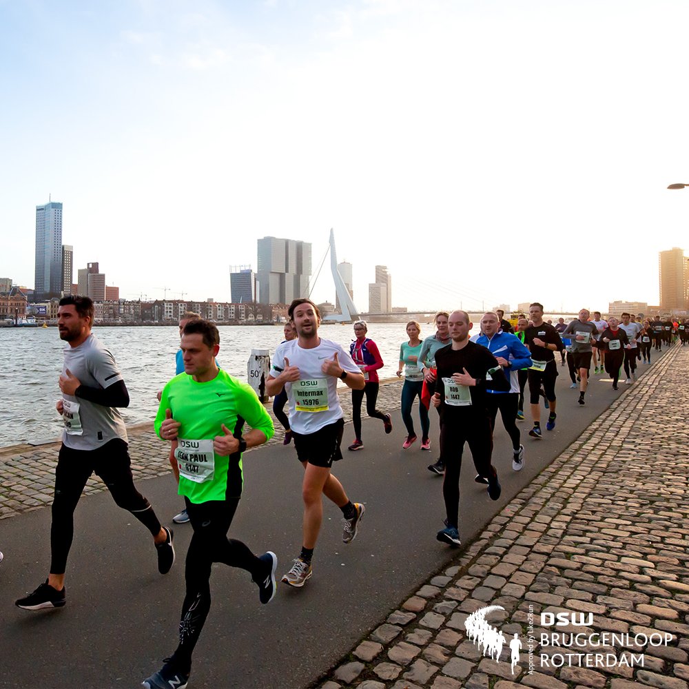 The day after! Werd jij vanmorgen ook zo lekker wakker? 😀 Of heb jij toch een beetje last van spierpijn? 😅

#beatthebridges #bruggenloop #dswbruggenloop #bruggenlooprotterdam