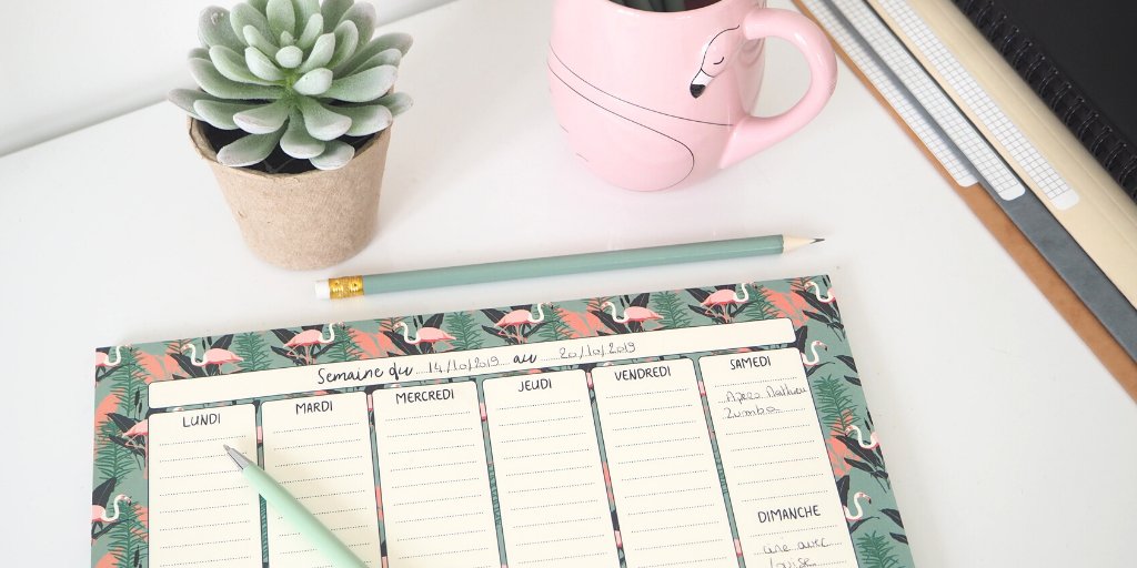 ExacomptaFr's tweet photo. Bien commencer la semaine avec un bureau organisé ! Rien n’est difficile si vous le divisez en petites tâches ! Aidez-vous pour cela d’un hebdo planner ! Différents motifs disponibles : https://t.co/jvFT1iG01X https://t.co/9ygW6E9yKB