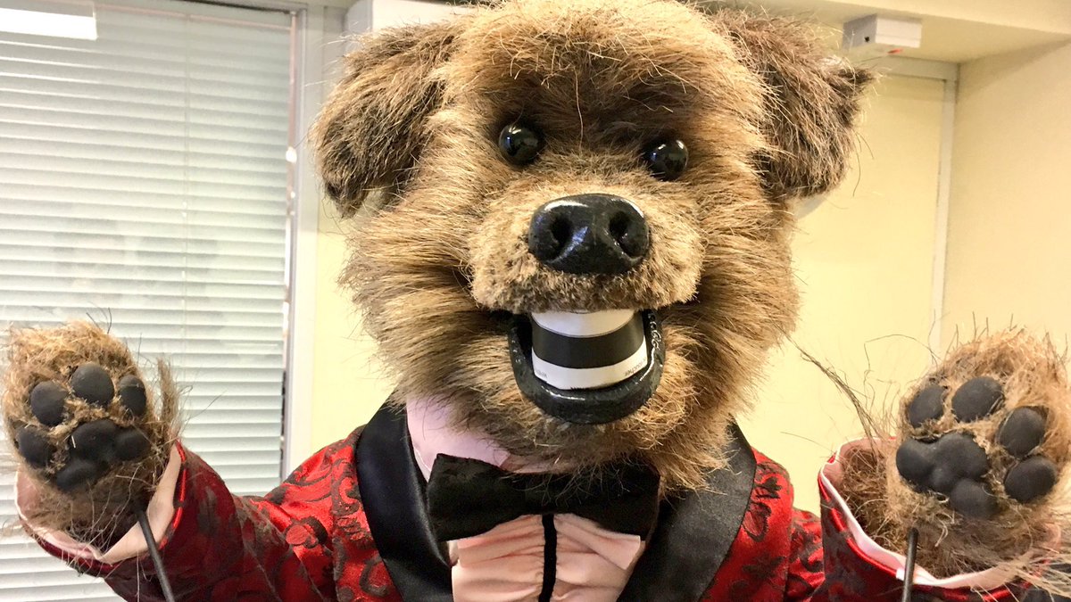 HackerTDog's tweet photo. I read the other day that if you put a train ticket in your mouth, you get a Hollywood smile.
#MondayMotivation https://t.co/ZuaNlsIpm4