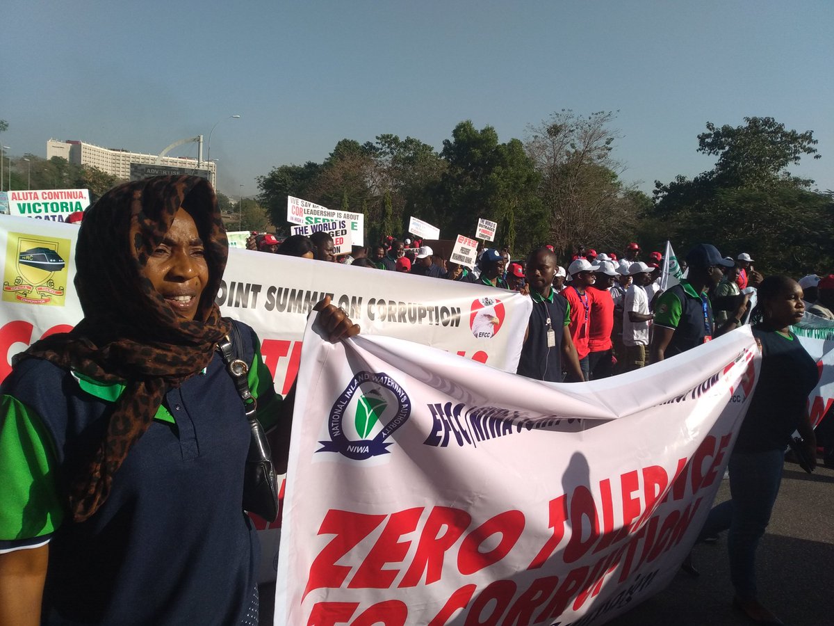 CDDWestAfrica's tweet photo. We say no to corruption in High and low places!
#UnitedAgainstCorruption
#UnitedAgainstCorruptionNg
#ExpelCorruptionNG
@macfound @UNODC
@socialactionNG @UNDP @officialEFCC @pacacng @ICPC_PE https://t.co/aCrf8nP6LK