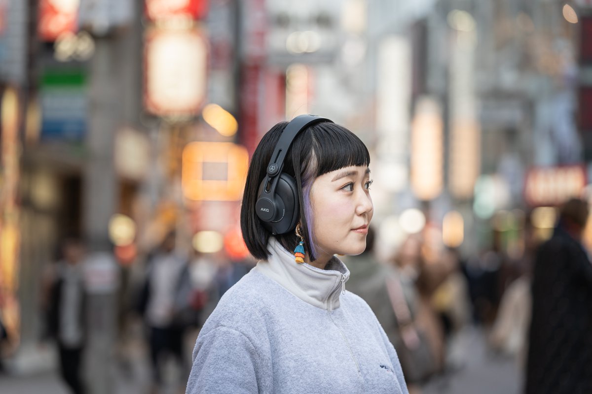 HARMANJAPAN's tweet photo. 【プロ使いも日常使いも。#AKG #K361】
“快適さ”を追求した装着感が魅力のプロ仕様モニター #ヘッドホン。
AKGプロヘッドホンのサウンドクオリティはそのままに、コンパクトに進化したモデルです。
スタジオなどでの使用はもちろん、日常づかいもできる優れもの。
モデル:DJ @abe_honoka
#HARMAN https://t.co/gDY27sUmg5