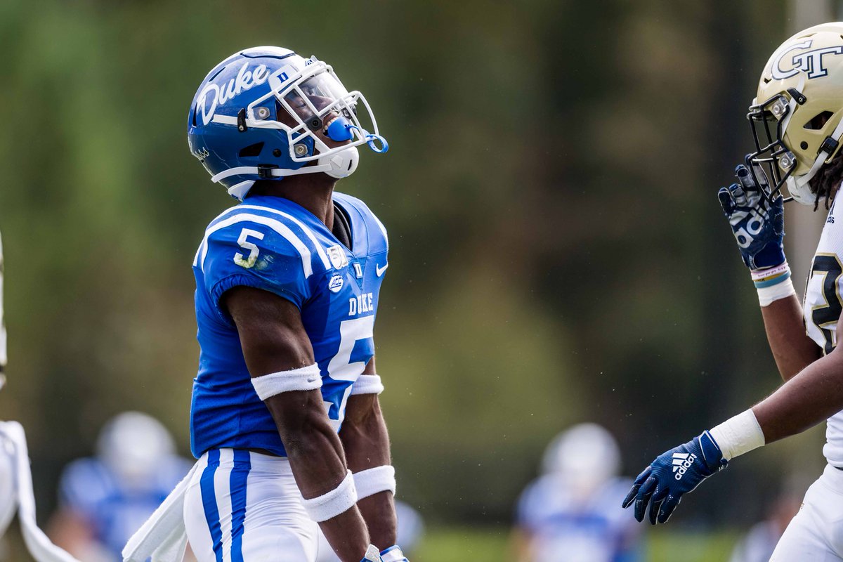 DukeFOOTBALL's tweet image. Rookie receivers pulling in 🏆🏆

@primetimejalon_ ✖️ @elipancol ➡️ @PFF_College All-Freshman Team Honorable Mention 🙌

📰 | goduke.us/36lrBlF

#GoDuke