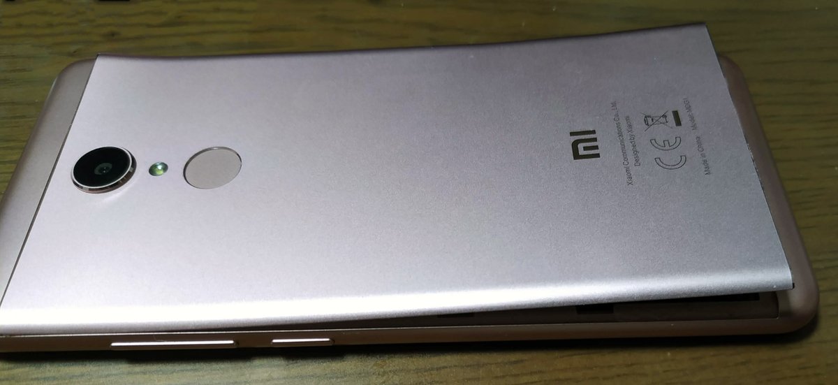 takami_cloud's tweet photo. バッテリーが膨れて剥がれたよ
これって国内で修理できるようになるの?
#ThisIsMi #SmartLifeMadeSimple https://t.co/FHOxqT9W7U