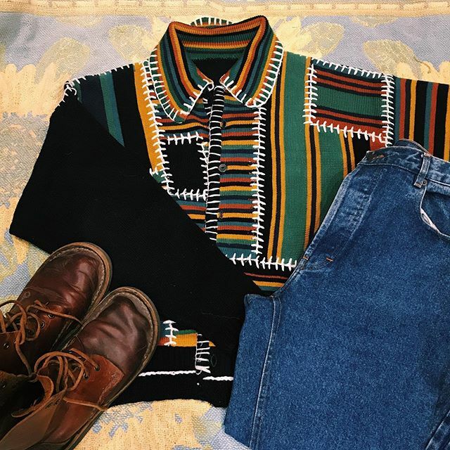 desertfoxshop's tweet photo. Dreamy cardigan alert 🌈 This rainbow beauty dropped on the site last night along with loads of other cute Vintage pieces ✌🏻🌿 Tap to shop!
.
.
.
#vintage #vintageshop #bohostyle #hippiestyle #slowfashion #ethicalfashion #handmade #sustainablefashion #recycledfashion #secondh… https://t.co/SyGtGRZ2dt