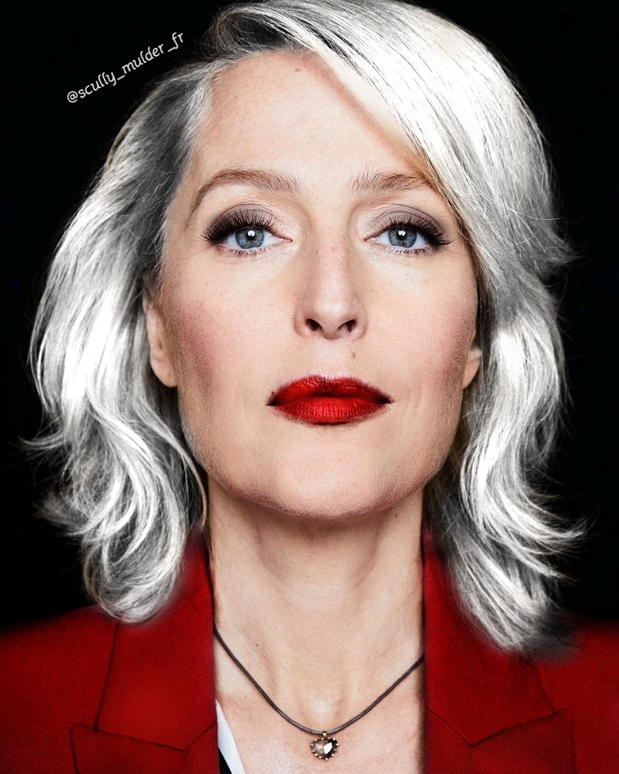 Scully_Mulder_f's tweet photo. The Christmas Queen ❤️
#GillianAnderson #christmas #XFiles #sexeducation #thefall #idole https://t.co/o5c9dlE9e8