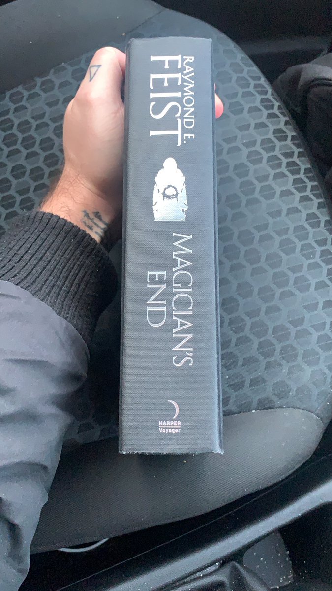 CodingLuke's tweet image. Well. Just finished the Magician series of Raymond E Fiest. That’s 30 books. It’s only taken we about 3 months. I hate being able to read quickly sometimes. If you like Fantasy books then give these a try 10/10. Great way to relax #CodeNewbie #100DaysOfCode #FantasyBooks
