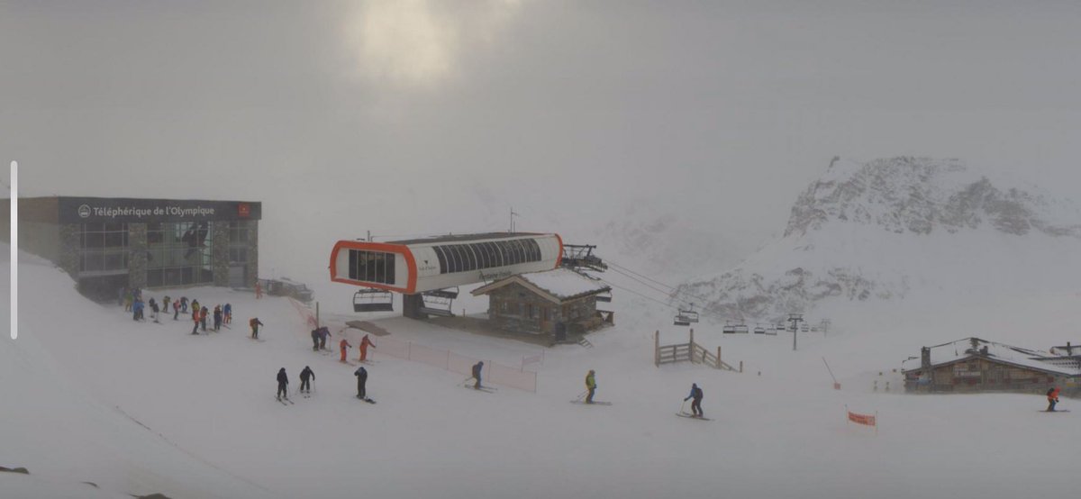 simplyvaldisere's tweet photo. Snowy &amp; windy today #valdisere with gusts up to 108km recorded. 20-30cm fresh snow. Some lift closures and advice is not to go to #tignes. https://t.co/rdmrY7nlO1