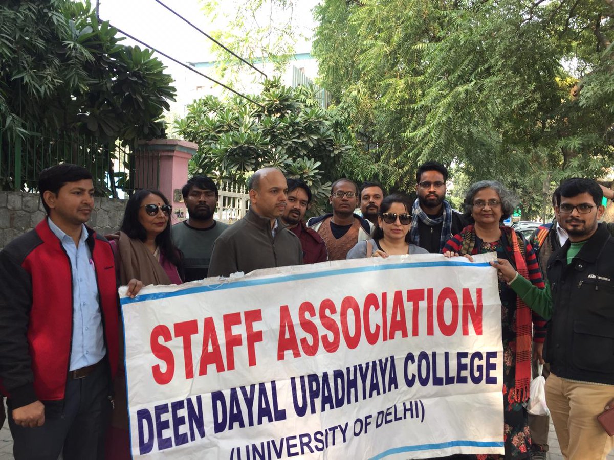 DducDelhi's tweet photo. Protest March to Parliament
#onetimeregulation4AbsorptionofDUADHOC
#DUadhocABSORPTION
#OneTimeRegulationForAbsorption
#OnlyAbsorption 
#ABSORPTIONof6500_DUadhocs
 @DrRPNishank @ArvindKejriwal @PMOIndia @VPSecretariat @Delhi_U
@MHRD @ndtv @ndtvindia @aajtak @IndiaToday @ABPNews https://t.co/Lr5PopZEuW