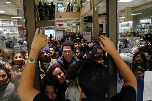 ineskerc's tweet photo. #Blackweek : 34% des ventes ont été réalisées lors du #BlackFriday, 47% lors du weekend d'après, et 19% lors du #Cybermonday https://t.co/9BSYfvCQnQ via @01net @WebloyaltyFR #Webloyaltypanel https://t.co/t32RebCKUr
