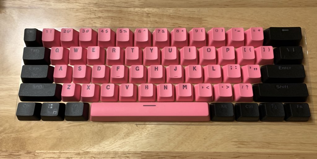 Late night giveaway for our actives 💝

60% Black and Pink Keycap Set 

Retweet and Make sure you’re following, I will draw the winner tonight before I leave the workshop ❤️