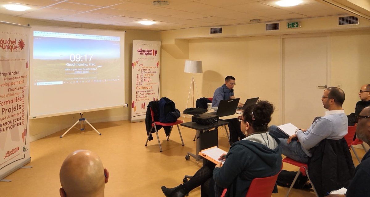 EcoCourbevoie's tweet photo. Ce matin, nous découvrons une sélection d’outils qui font gagner du temps lors de notre atelier #Marketing #digital en compagnie de Frederic Canevet  de @conseilsmkg à #Courbevoie ! 🚀

#Entrepreneurs #Entrepreneuriat #GuichetUnique #Tips https://t.co/gBgq8V4AVd