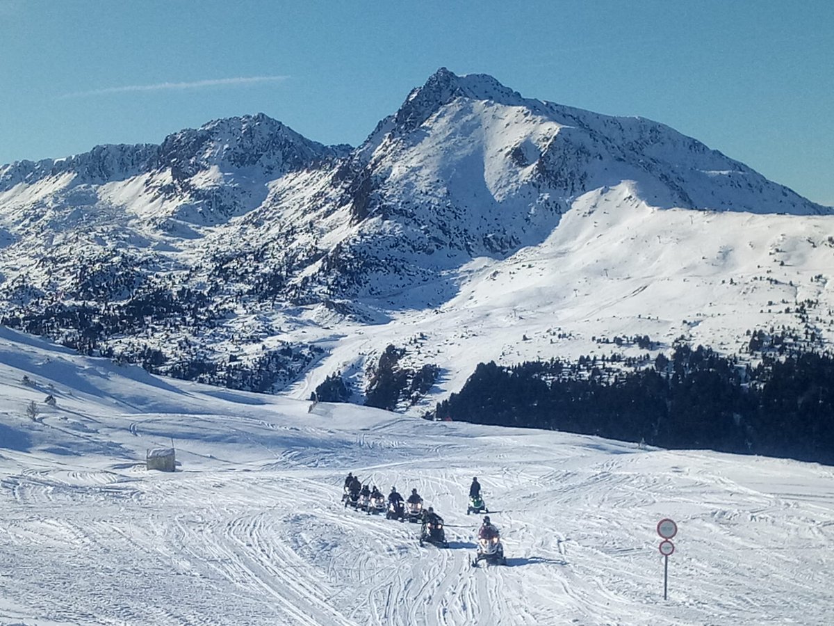 RocRoiAdventure's tweet photo. Éstas son algunas de las experiencias que algunos #rocroiaventureros han podido vivir este puente de diciembre en Andorra.
¿Cuando vienes tú?
#mushing #motosdenieve #felizlunes #puentedediciembre https://t.co/6sOJDMkP4P