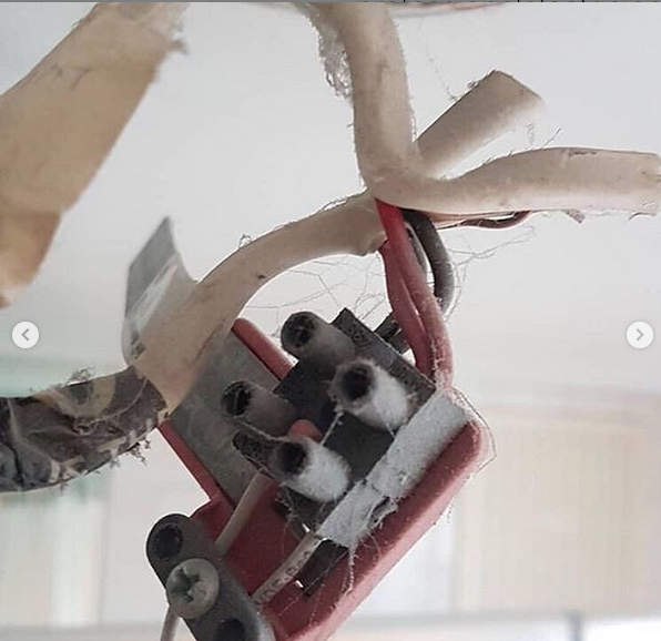 proelectrician's tweet image. Happy monday! Today’s #caughtoncamera was sent in by d.keeping: “Went to assess whether existing wiring was ok to leave in service while new loft was built. Didn&apos;t take long before a rewire was recommended asap.” #professionalelectricianandinstaller #diyfails