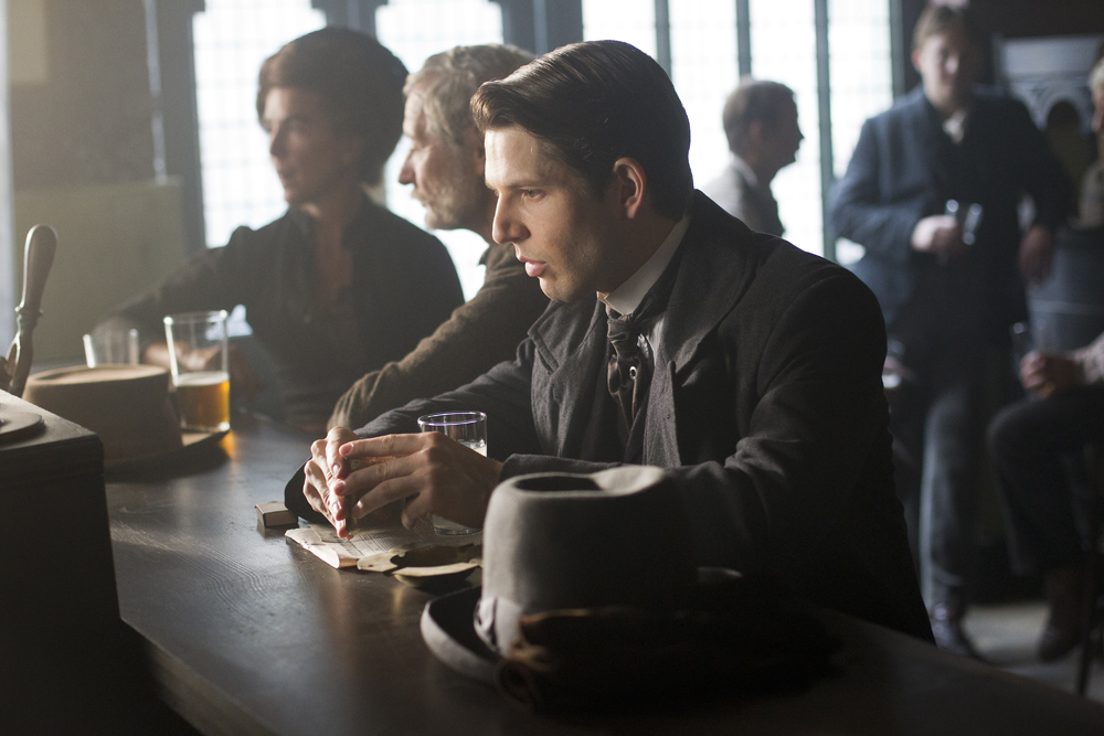 DMolonyForum's tweet photo. #OnThisDay 6 years ago, 9 December 2013
A soul searching Albert Flight in #RipperStreet2 episode 7 'Our Betrayal (part 1)'
#DamienMolony #RipperStreet #OnThisDay #MolonyMonday #MolonyMemories #WhereIsFlightNow https://t.co/inVSaU9NZ9