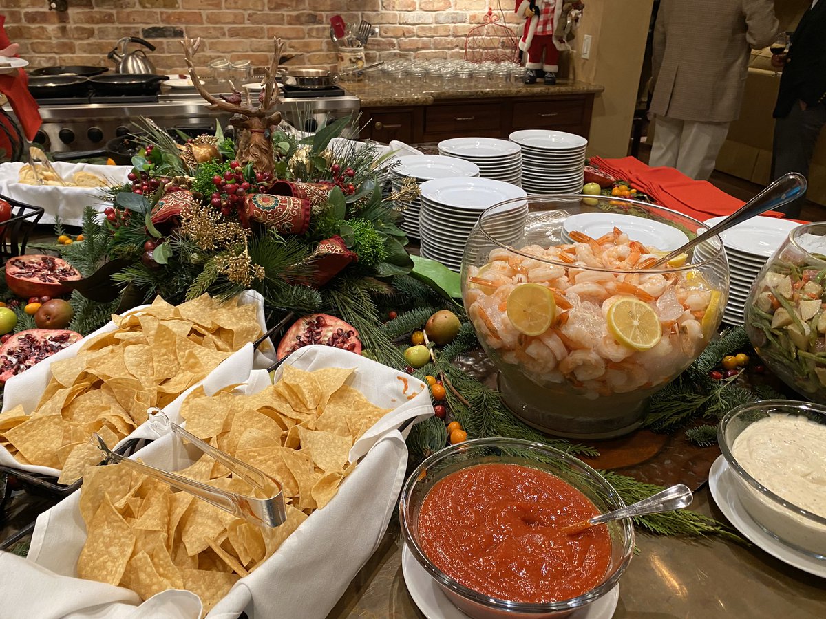 silverStone_tx's tweet photo. The Silver Stone Team doing what they do best at The Home Holiday Event yesterday!!!
#CreatingTheEventExperience #Houston https://t.co/C54zNTiKUW
