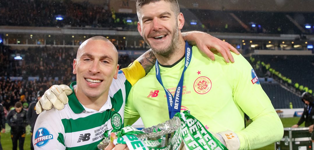 ilirmetazyrtar's tweet image. Një foto, dy legjenda! Shpëtimtari #FraserForster dhe Lideri @ScottBrown8 #CelticFC 💚 #CelticXMen 🏆Hail Hail!🍀🍀