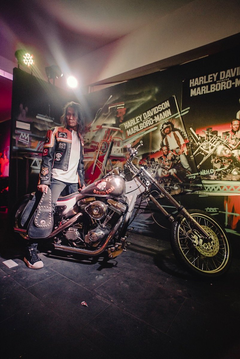 Motor ke 6 adalah replika motor film Harley Davidson and MarlboroMan, gue bikin 4 thn lalu mirip sama, di pajang juga di Fantasy World <a href="/iimsmotobike/">IIMS Motobike Show</a> expo