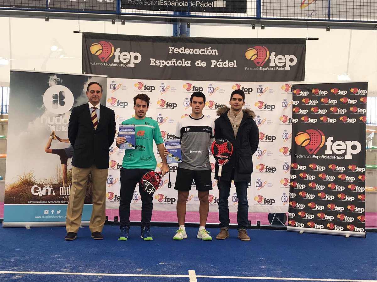 padelfederacion's tweet photo. XXXV Campeonato España 🇪🇸 Absoluto de #Pádel
🏆 #CEAbsFEP
📍@Clubdeocionudos (Ciudad Real)
Las parejas @majosalayeto / @PaulaJosemaria y @javiricodasi98 / @Cokinietoo se proclaman CAMPEONAS/ES en la edición del 2019 de este Campeonato. https://t.co/XtNmmAuClp