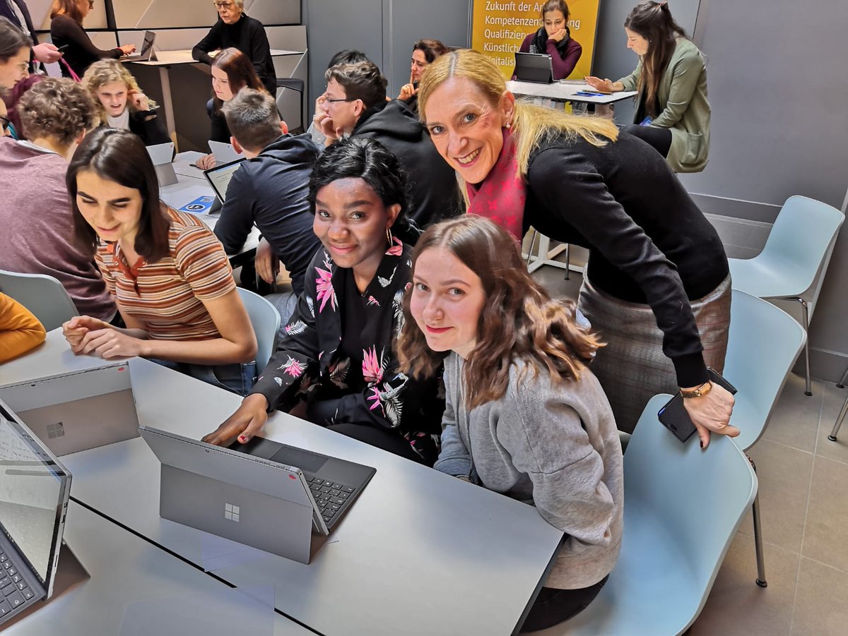 LehrerinLaempel's tweet photo. Today I am at the #hackathon of #CODEaffair 2019. Coding #AI together with pupils. Fun! #MicrosoftBerlin https://t.co/bwbrQvaJq3