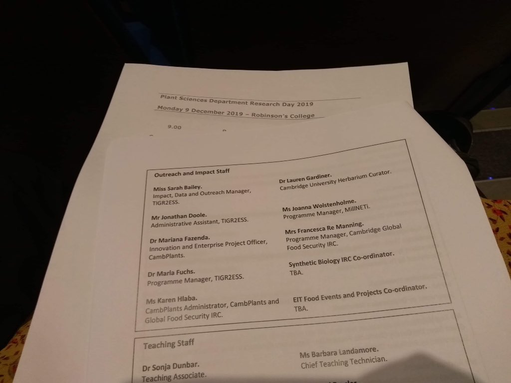 CUHerb's tweet image. 2019 @plantsci Research Day with @homesmith9 introducing with some highs &amp;amp; lows of the year, then Andrew Tanentzap talking about lots of the cool work by  @ecochangegroup esp @javi_igea on the origins of the diversity of life.. #speciation #diversification #TreeofLife #lineage