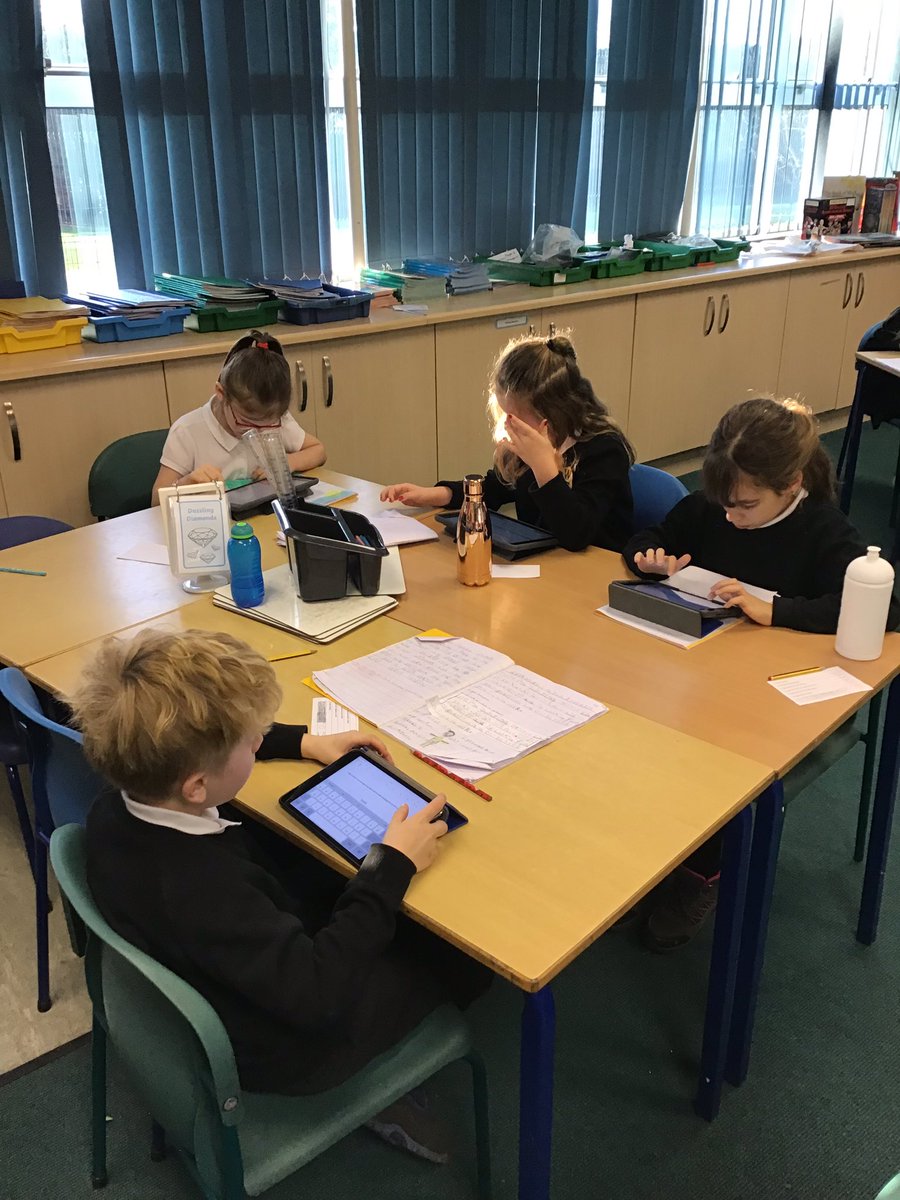 MissReillyIWBS's tweet image. Typing our stories today #digitallearning #applepages #MSword